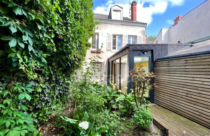 ORLEANS CENTRE VILLE et Bords de Loire à vendre belle MAISON DE VILLE double réception, 5 chambres, terrasse bois sur jardinet avec garage — photo 2