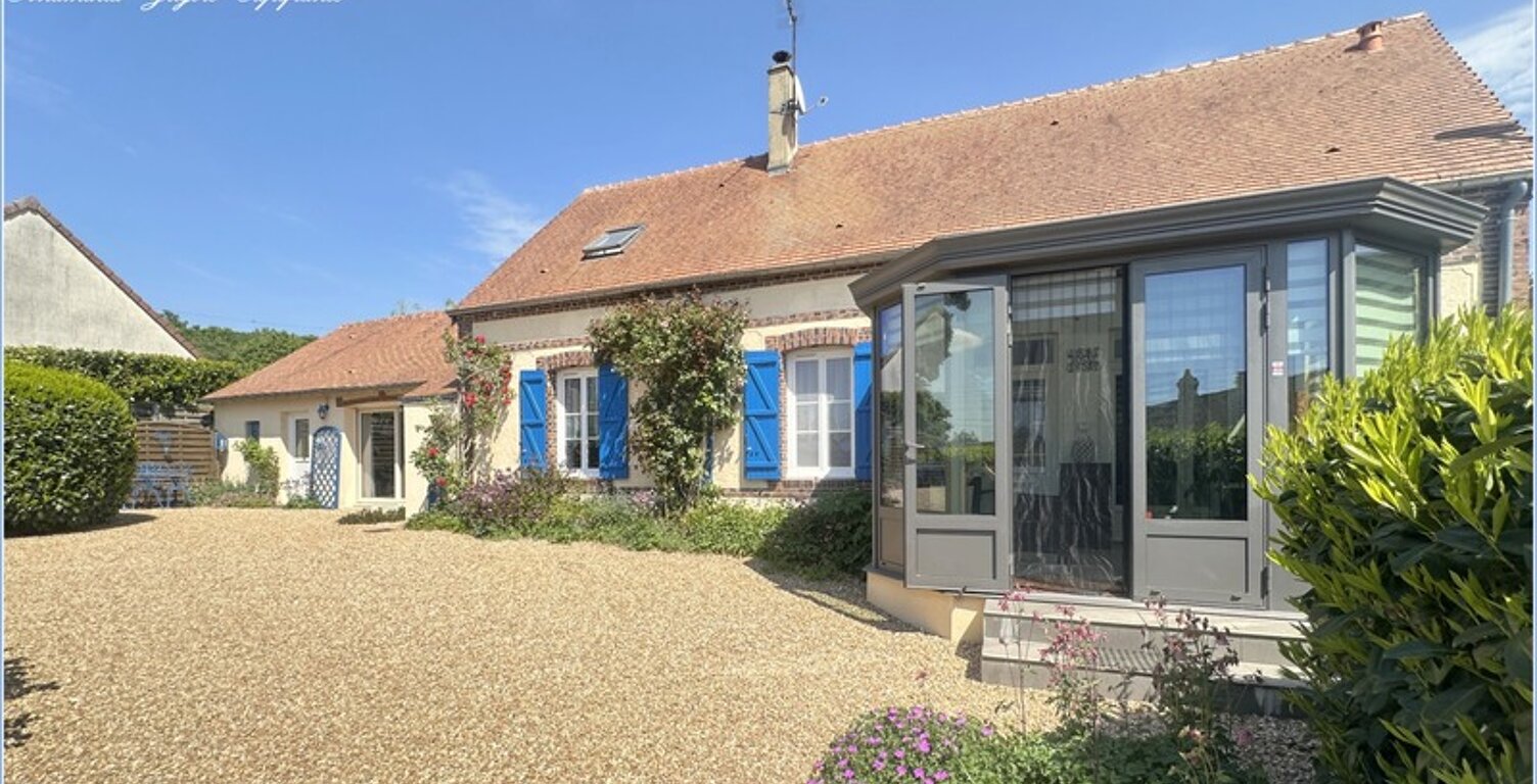 A vendre au centre de Landelles (28190) - longère rénovée de 151 m², 4 chambres, terrain clos de 900 m² — photo 1