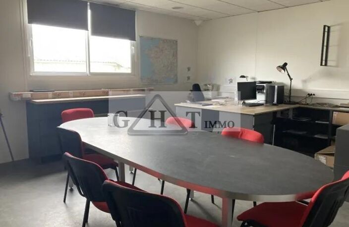 LOCAL D'ACTIVITÉ DE 810 M² À VENDRE À GROSLAY — photo 5
