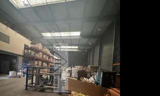 Local industriel  4840 m² à vendre à Buc (78530)