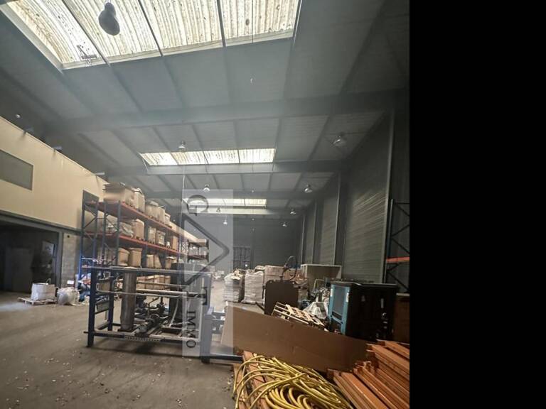 BATIMENT INDÉPENDANT À VENDRE — photo 1