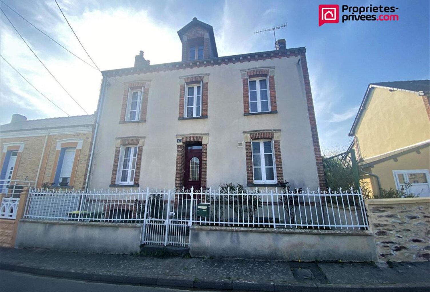 Maison Chateaubriant 105m², 4 chambres , terrain de 300m² — photo 1