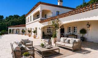 Maison 10 Pièces 500 m² à vendre à Cabris (06530)