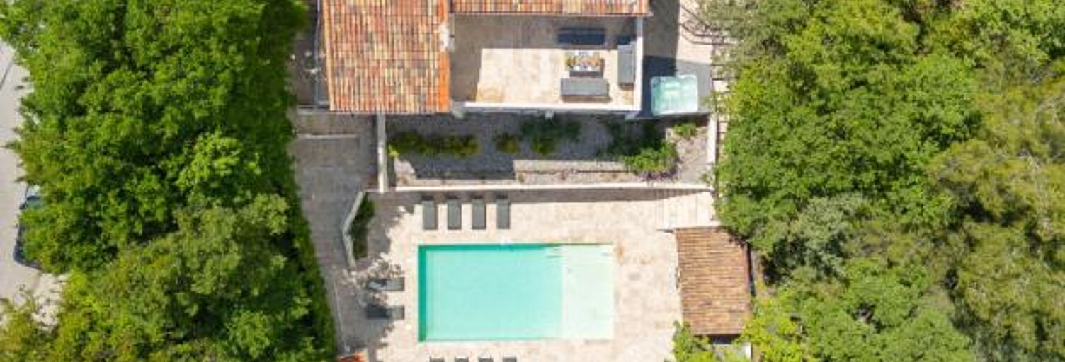 Maison 8 Pièces 210 m² à vendre à Mimet (13105)
