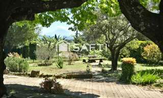Maison 5 Pièces 200 m² à vendre à Sainte-Cécile-les-Vignes (84290)