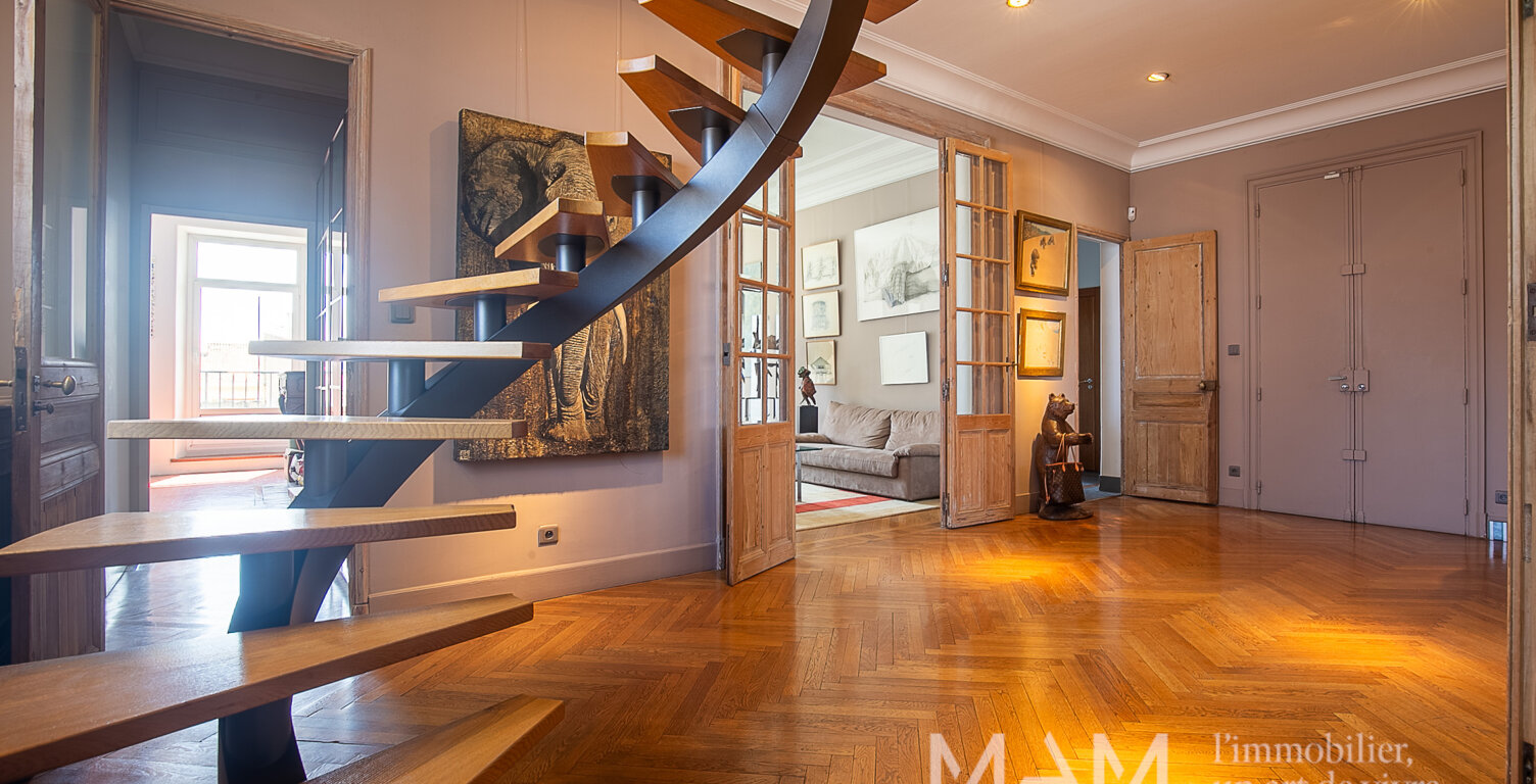 DUPLEX BOURGEOIS T7 de CHARME en ATTIQUE - DERNIER ETAGE - T — photo 1