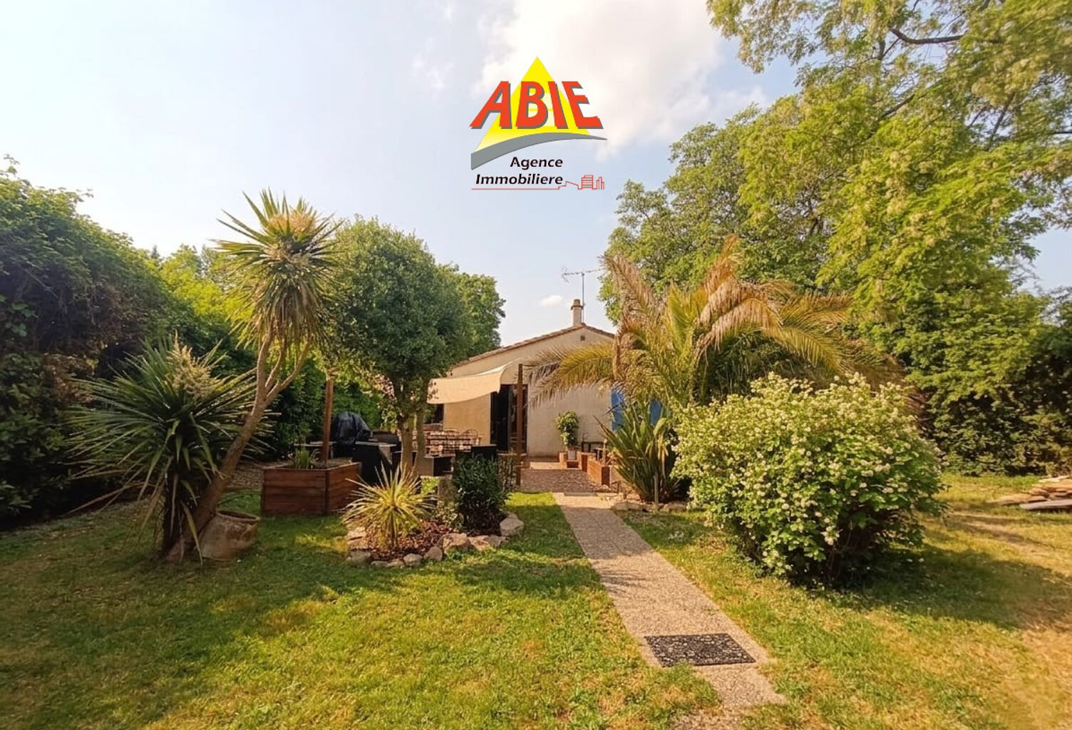 Maison bourg de Coulon, 150m2, terrain, quatre chambres — photo 1