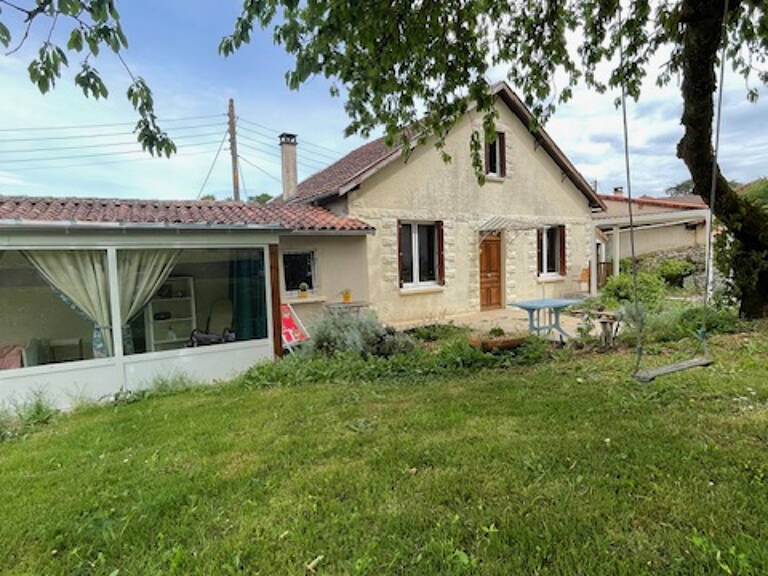 Civray   Maison rénovée 73 m2, Terrain 1 425 m2 ,Volumes exi — photo 1
