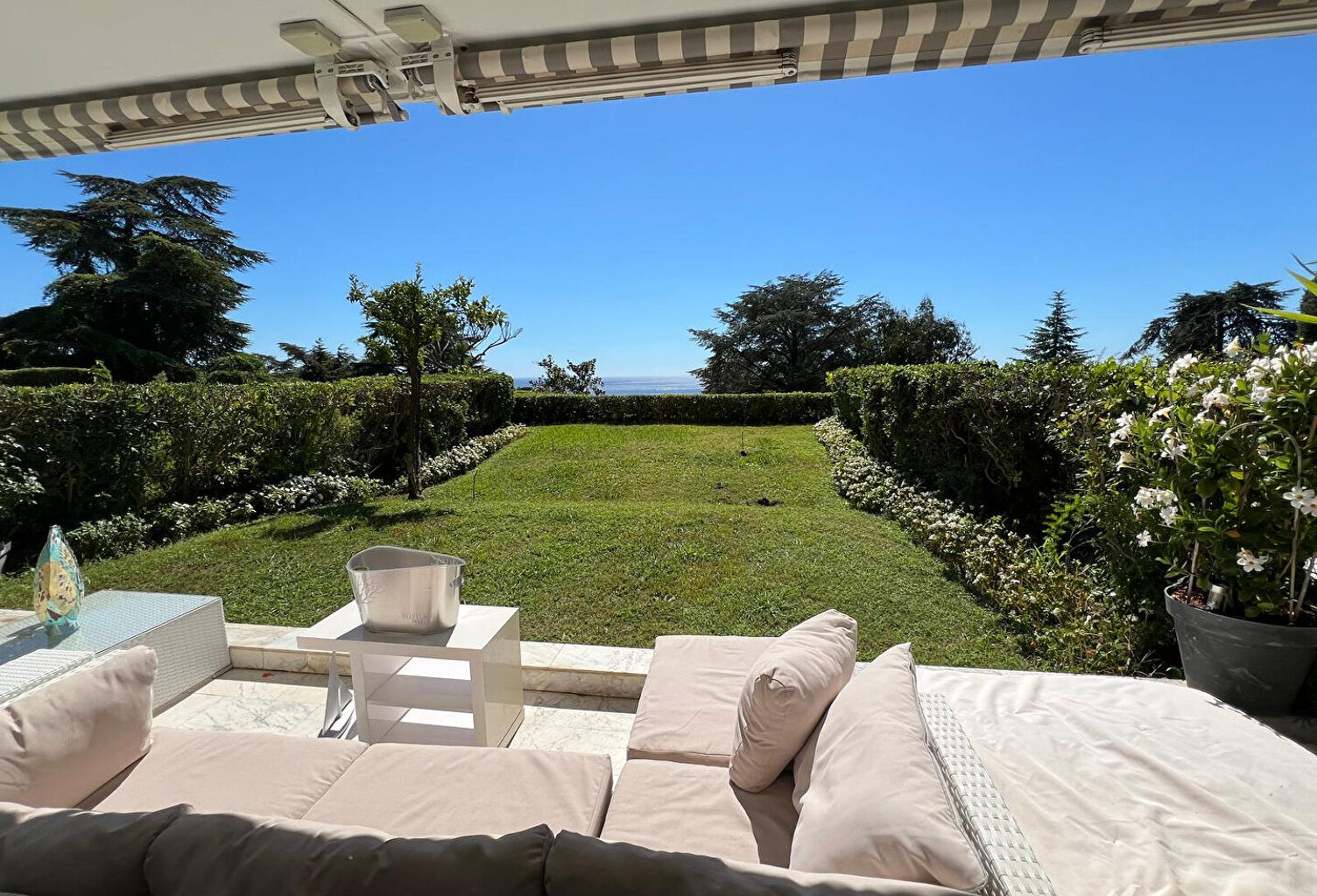 GRAND 3 PIECES- VUE MER DANS DOMAINE HISTORIQUE CROIX DES GARDES — photo 1