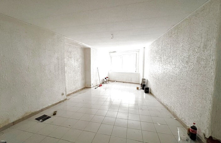 Maison de 212 m2 avec local commercial + garage 95 m2 + terr — photo 3