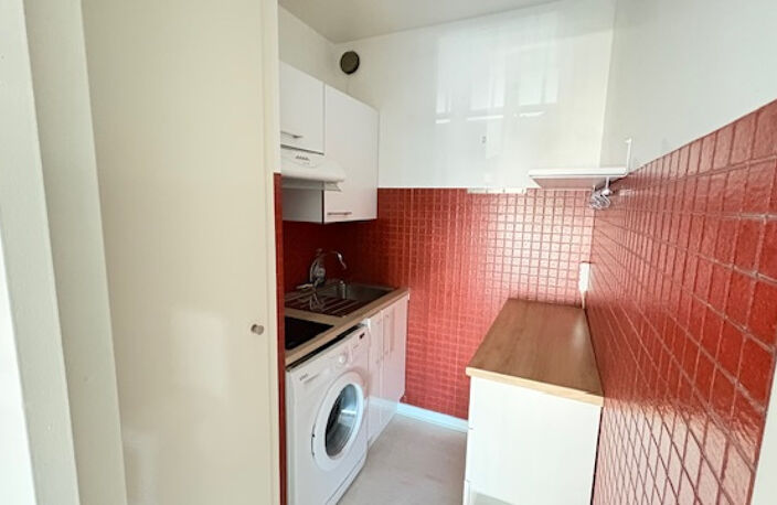 studio cabine avec loggia 33 m2 — photo 2