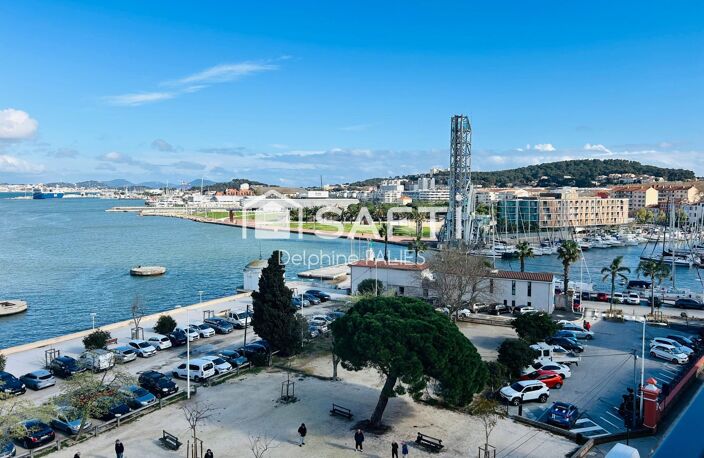 Dernier étage, vue mer panoramique et balnéo face à l'horizon  Investissement clé en main à La Seyne-sur-Mer. — photo 2