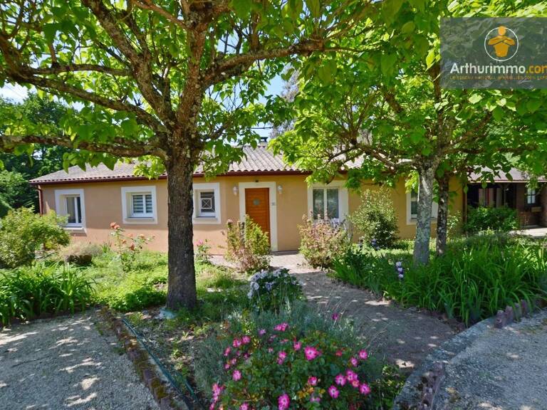 Maison de plain-pied lumineuse avec grand jardin — photo 1