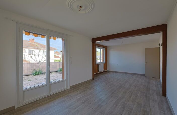 Appartement 90 m² habitables - Saint Trivier de Courtes — photo 2