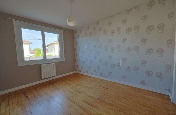 Appartement 90 m² habitables - Saint Trivier de Courtes — photo 4