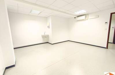 Local professionnel - 30m ² — photo du bien