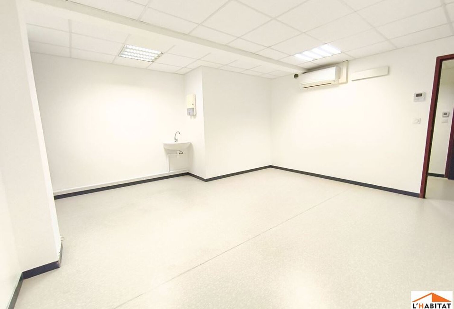 Local professionnel - 30m ² — photo 1