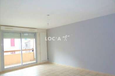 Appartement 3 pièces 820 €