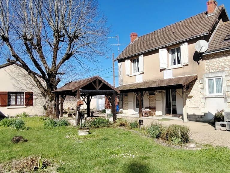 Maison de 137 m2 sur terrain d'environ 720 m2 avec double ac — photo 1