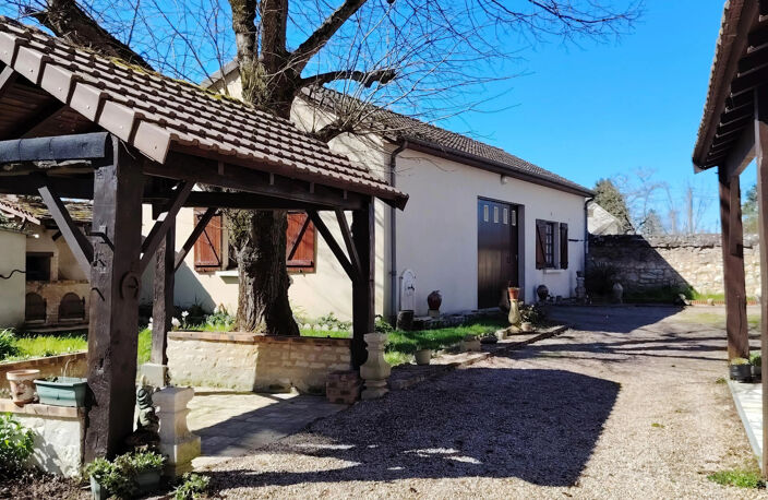 Maison de 137 m2 sur terrain d'environ 720 m2 avec double ac — photo 2