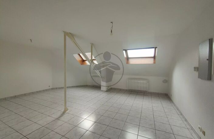 Appartement - 93 m² - 6 pièces — photo 2