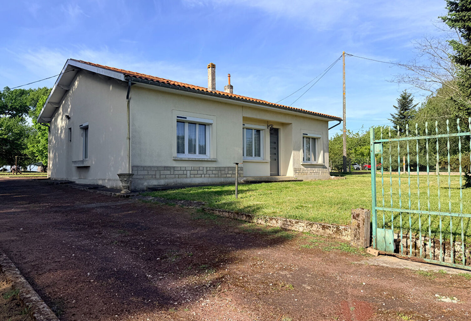 À Bourg, maison de plain-pied  de 137 m2 — photo 1