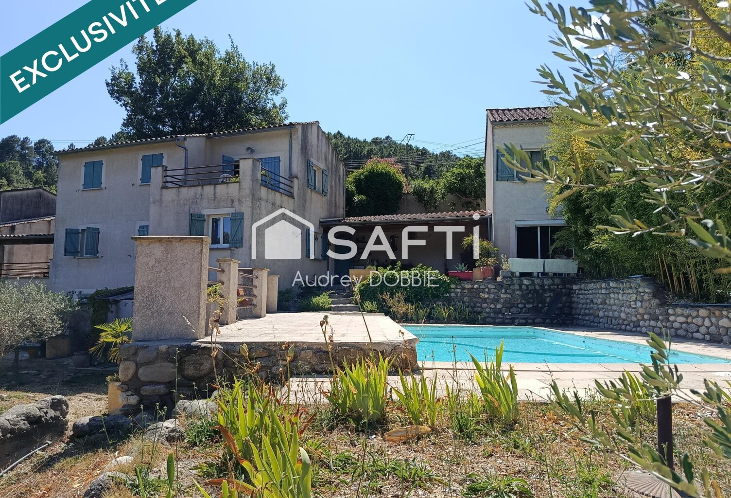 07140 Chambonas : Ensemble immobilier de 4 logements avce Piscine et chataigneraie — photo 1