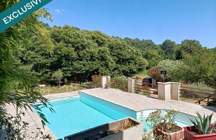 07140 Chambonas : Ensemble immobilier de 4 logements avce Piscine et chataigneraie — photo 2