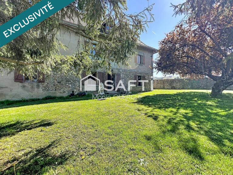 Maison dauphinoise, T7 terrain plat 3657 m², clos. — photo 1