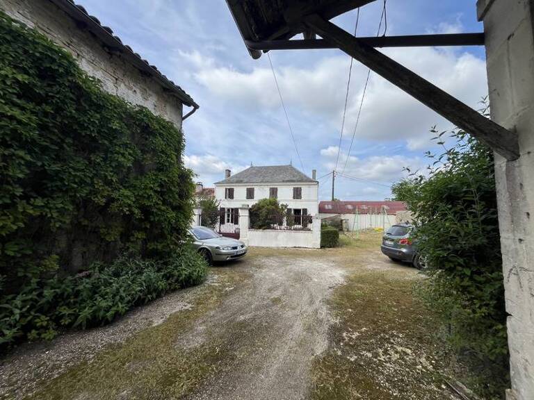 Charentaise de 3 pièces principales — photo 1
