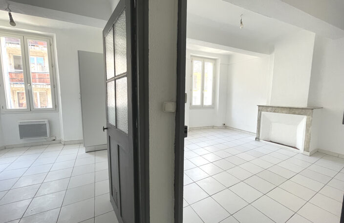 M2295 - TOULON - Le Mourillon - Appartement T2 — photo 3