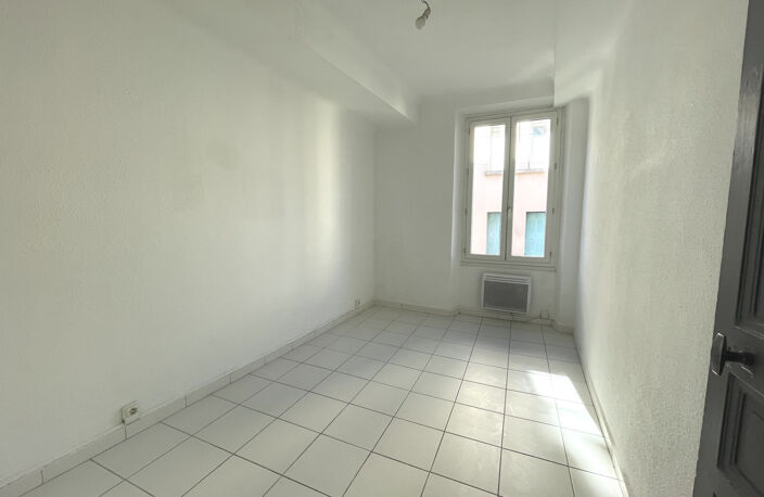 M2295 - TOULON - Le Mourillon - Appartement T2 — photo 4