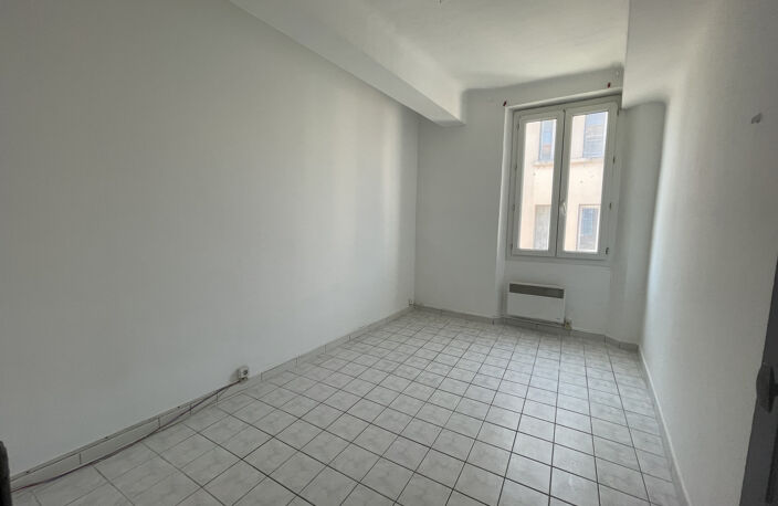 M2294 - TOULON - Le Mourillon - Appartement T2 — photo 3