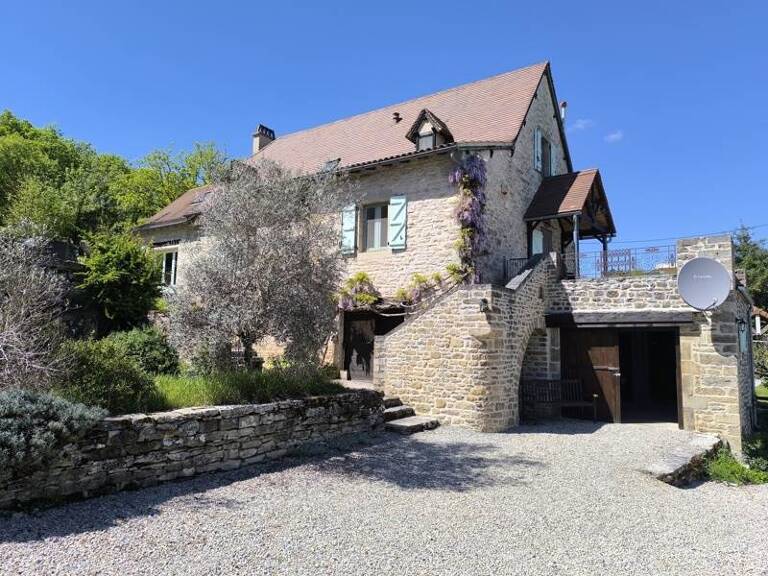 Maison en pierre de 6 pièces principales — photo 1