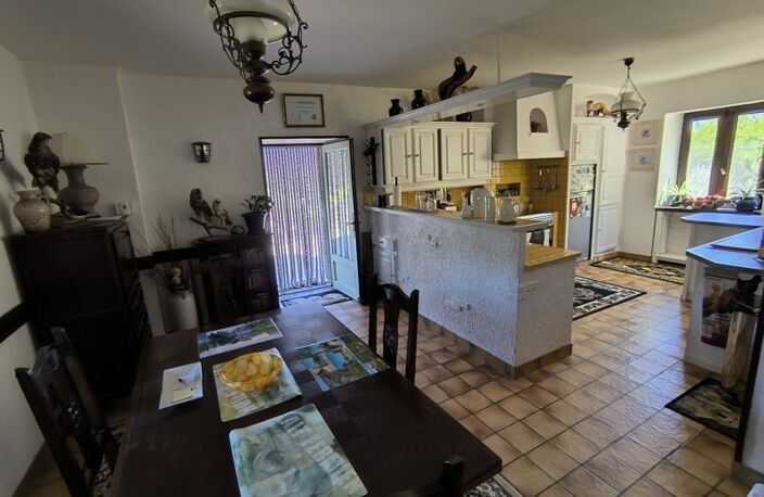 Maison en pierre de 6 pièces principales — photo 2