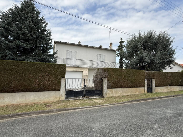 SAUJON Maison 4 chambres Garage Jardin au prix de 265.000EUR H — photo 1