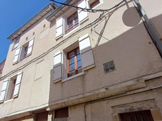 Immeuble à Saint-Céré — photo du bien