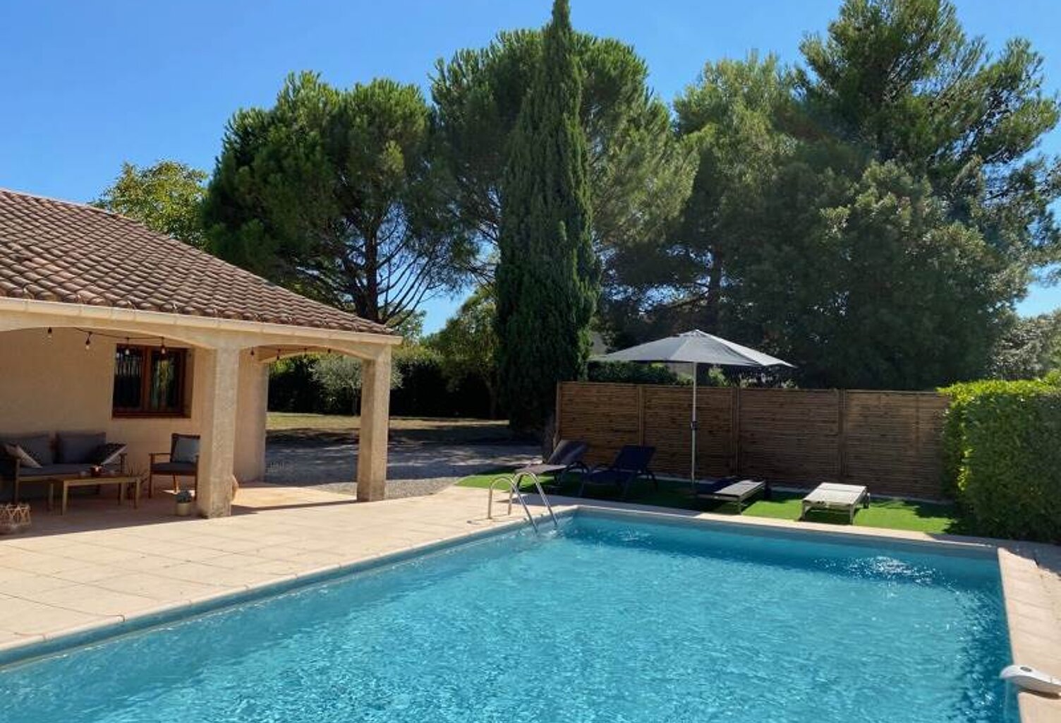 Villa de 6 pièces principales — photo 1