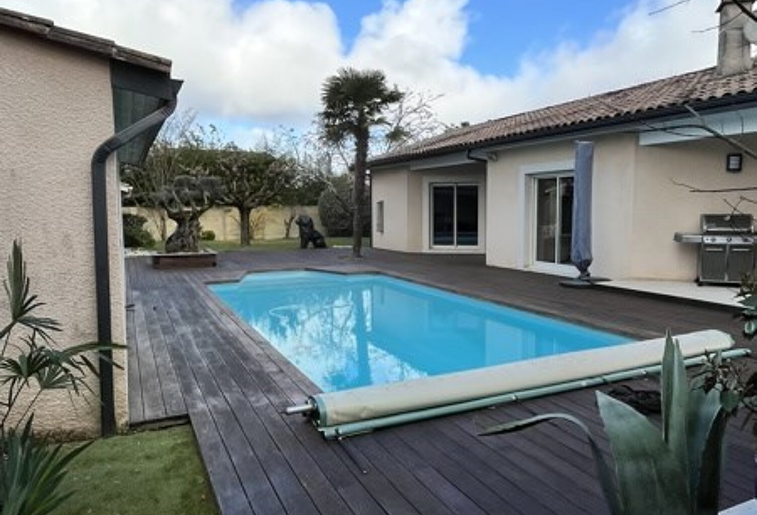Contemporaine de 7 pièces principales — photo 1
