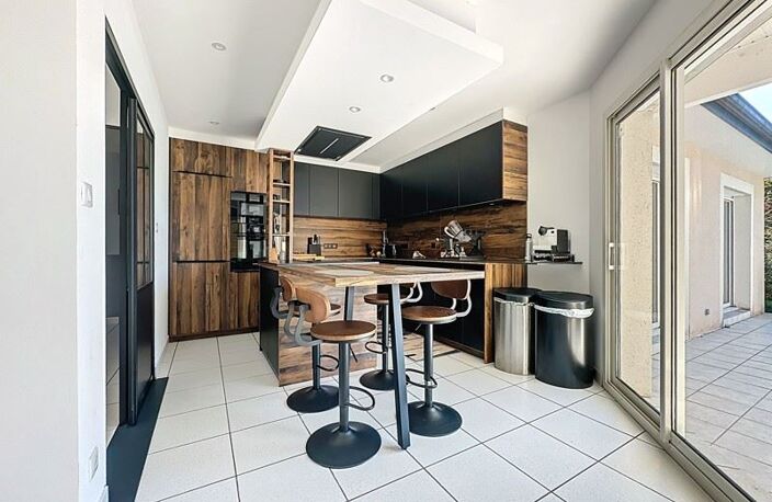 Contemporaine de 7 pièces principales — photo 3