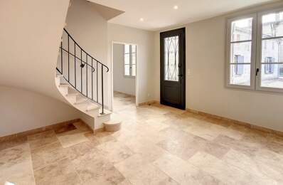 Maison en pierre de 8 pièces principales — photo du bien