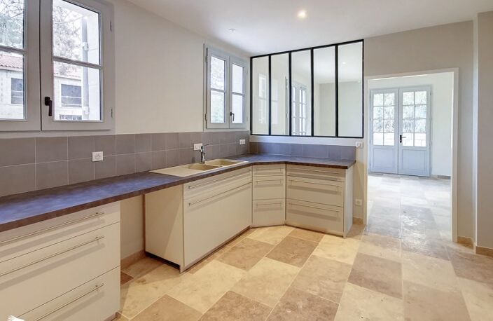 Maison en pierre de 8 pièces principales — photo 4