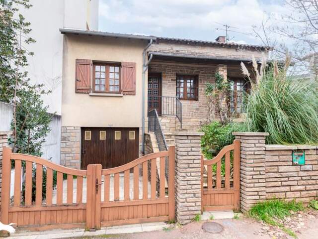 Maison en pierre de 3 pièces principales — photo du bien