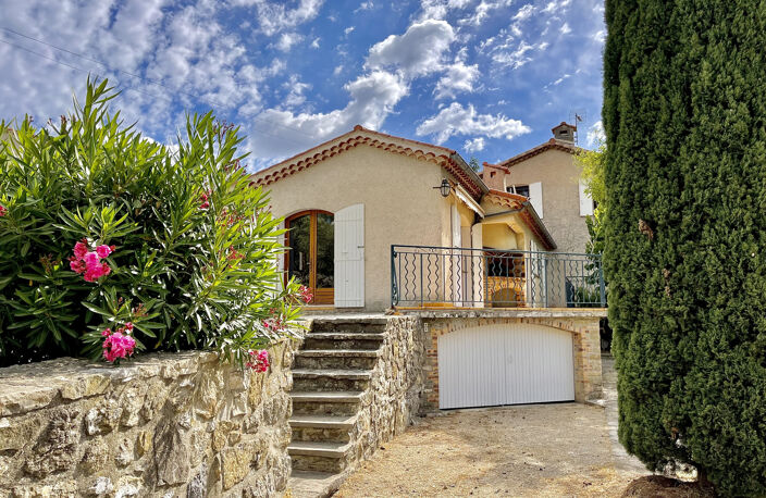 Mas de 220 m2 avec vue sur plus de 3000 m2 de terrain — photo 2