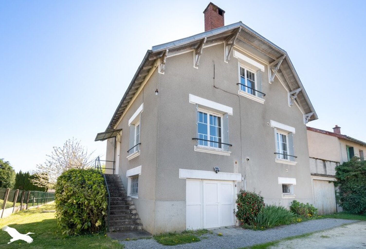 Maison en pierre de 6 pièces principales — photo 1