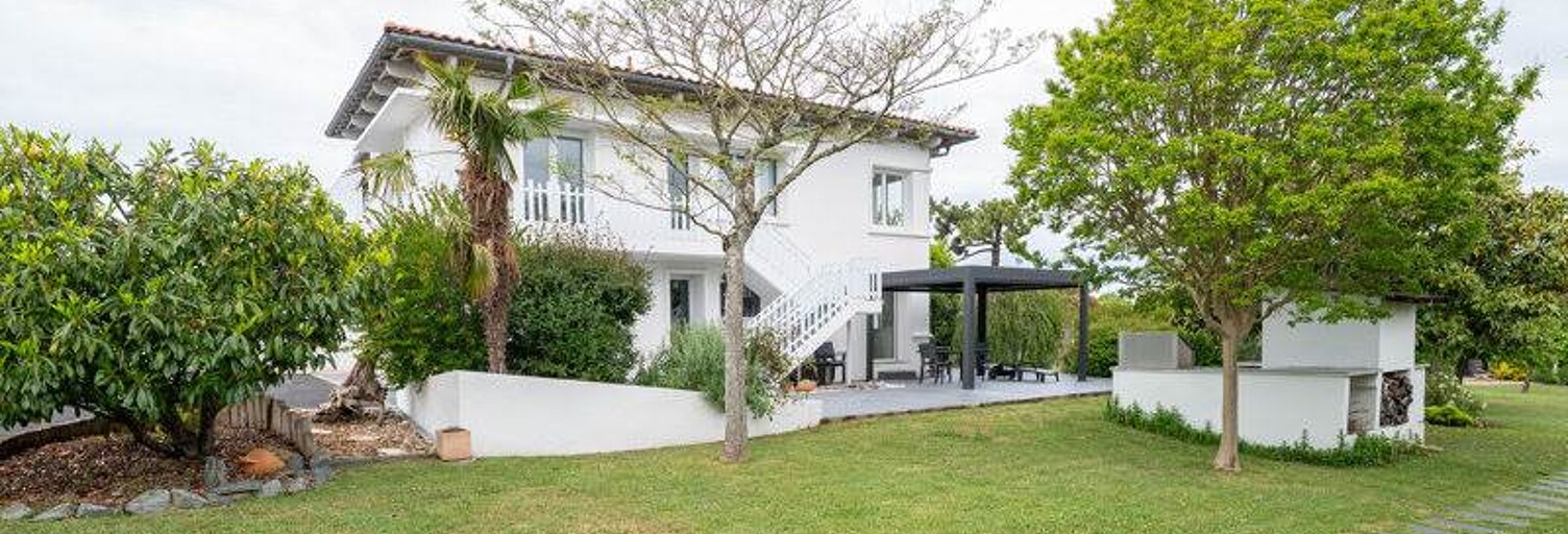 Maison 8 Pièces 246 m² à vendre à Vaux-sur-Mer (17640)