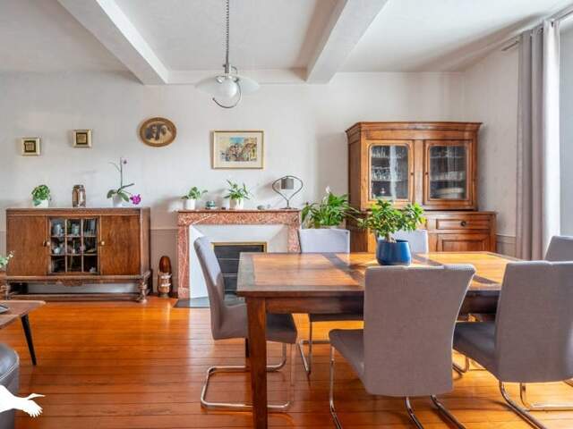 Maison de ville de 9 pièces principales — photo du bien