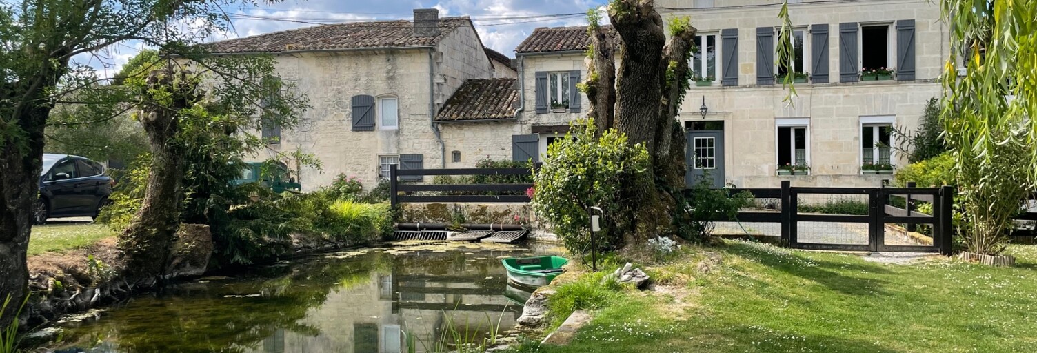 Maison 8 Pièces 226 m² à vendre à Clam (17500)