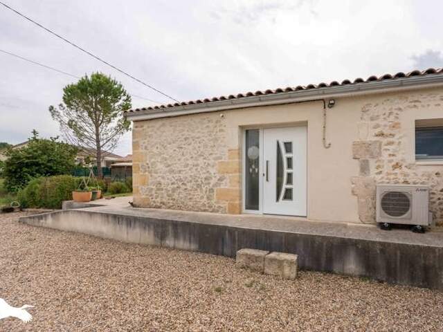 Maison en pierre de 4 pièces principales — photo du bien