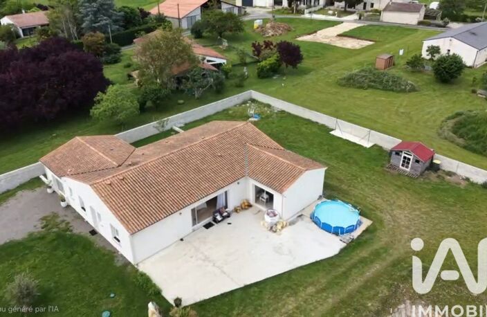 Vente Maison/villa 8 pièces — photo 2